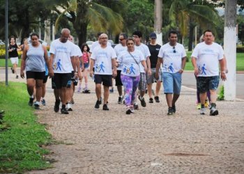 Auditores reúnem em caminhada pela saúde