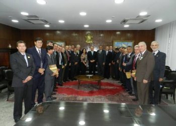 Presidente do AUDIFISCO se reúne com senador Renan Calheiros