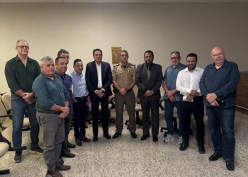 Com a presença do Deputado Nilton Franco, comissão do Teto realiza reunião de alinhamento com garantia de envio da PEC à Assembleia até esta quarta-feira 